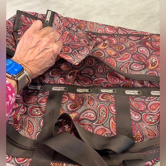 Le Sport Sac Deluxe Large Weekender in Gorgeous Hot Pink and Gray Paisley. - Picture 4 of 12